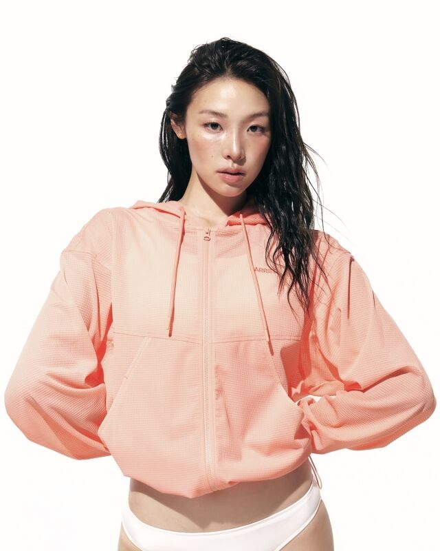 최미나수 / 배럴, 코스모폴리탄