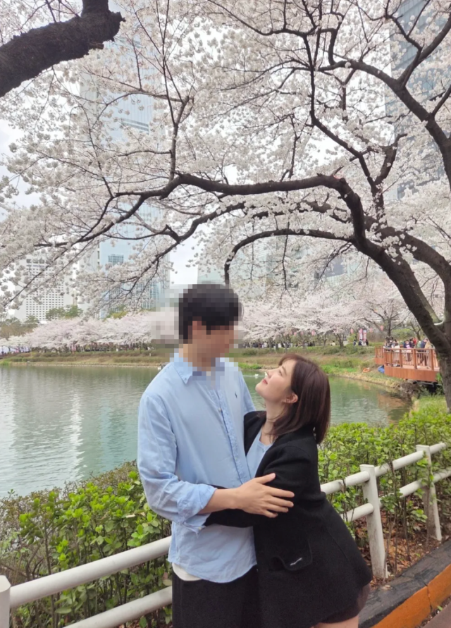 노을이 남편과 함께한 데이트 사진을 공개했다. / 노을 SNS