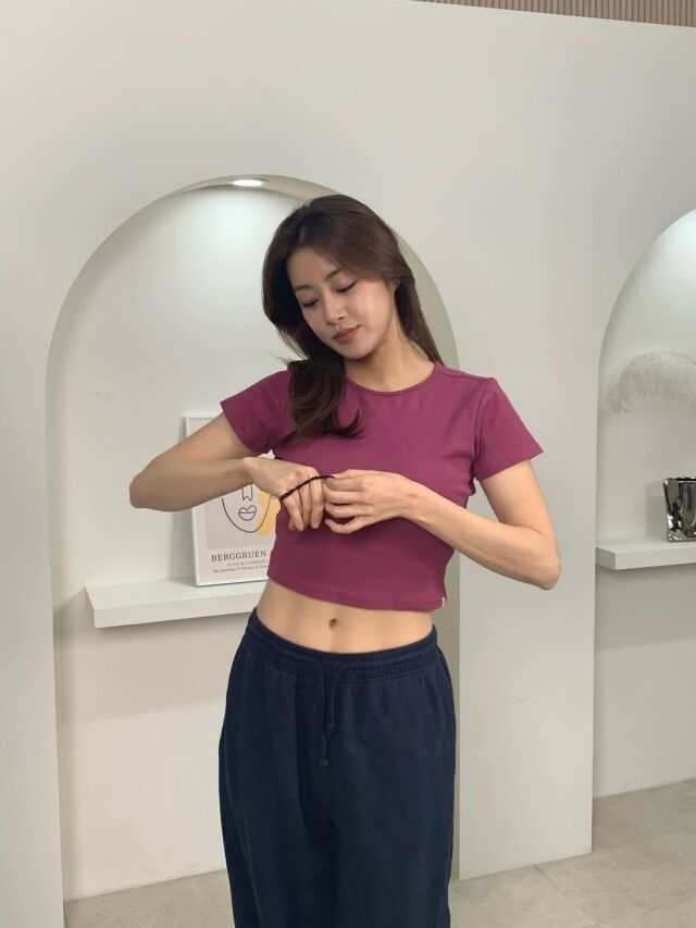 강소라가 '복근 망언'으로 화제를 모았다. / 강소라 SNS