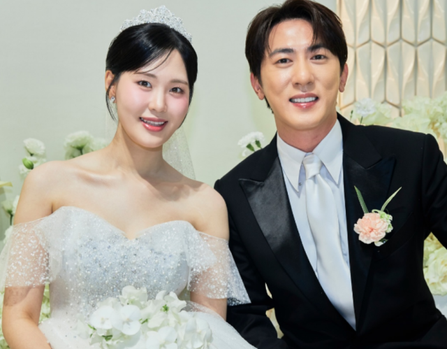 유튜브 채널 ‘숏박스’의 인기 코너 ‘장기연애’에서 활약 중인 개그맨 김원훈(오른쪽)과 엄지윤./엄지윤 소셜미디어