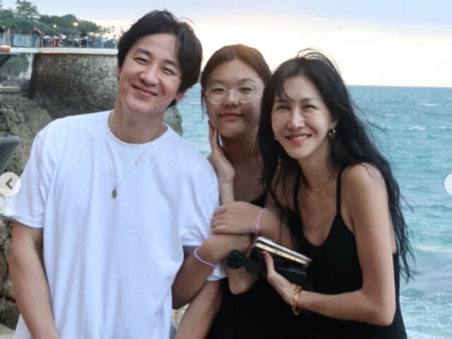 유튜브에서 윤혜진은 딸과 남편을 위해 만든 집밥을 소개했다. / 윤혜진 소셜미디어