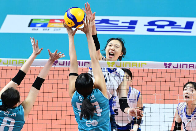 마지막 경기가 된 GS칼텍스와의 경기에서 최선을 다하는 양효진. / 한국배구연맹(KOVO)