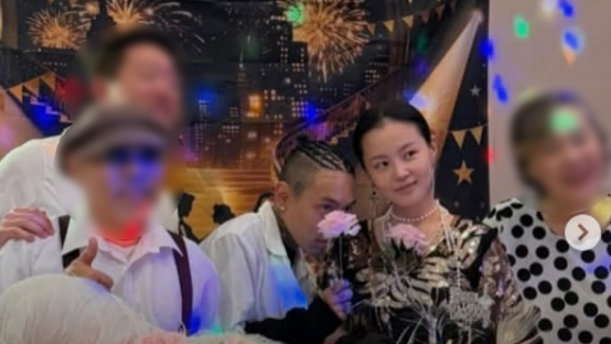 도끼, 이하이 / 온라인 커뮤니티