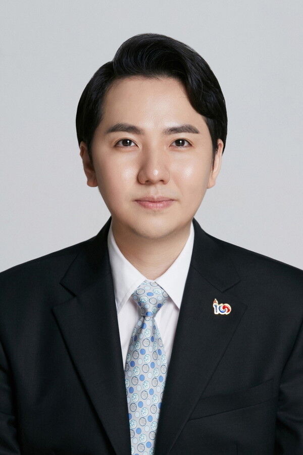 팝페라 가수 임형주 / 디지엔콤