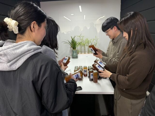 최원준이 KT 구단 관계자 130여명에게 음료를 선물했다./KT 위즈