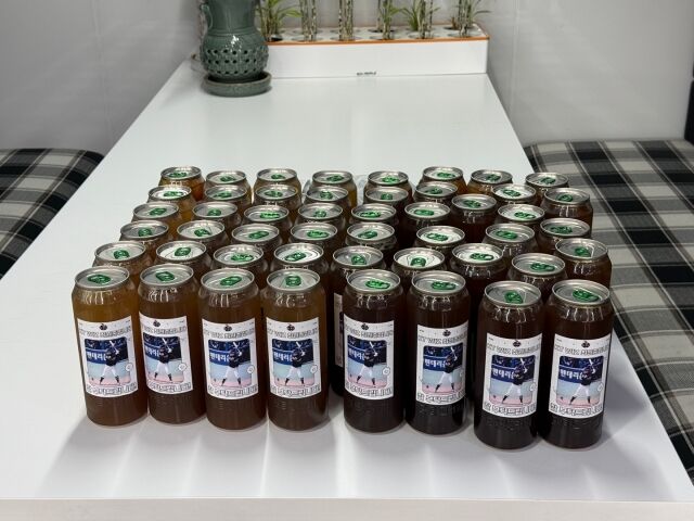 최원준이 KT 구단 관계자 130여명에게 음료를 선물했다./KT 위즈