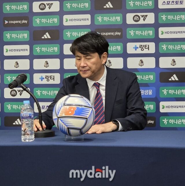 박건하 수원FC 감독./목동종합운동장=노찬혁 기자