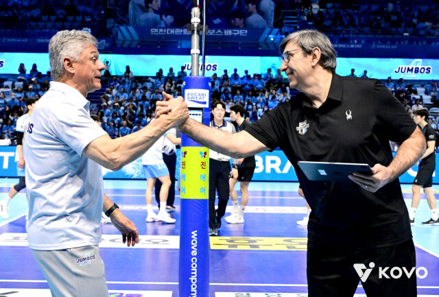 대한항공 헤난 달 조토 감독과 현대캐피탈 필립 블랑 감독./KOVO