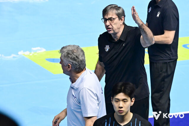 대한항공 헤난 달 조토 감독과 현대캐피탈 필립 블랑 감독./KOVO