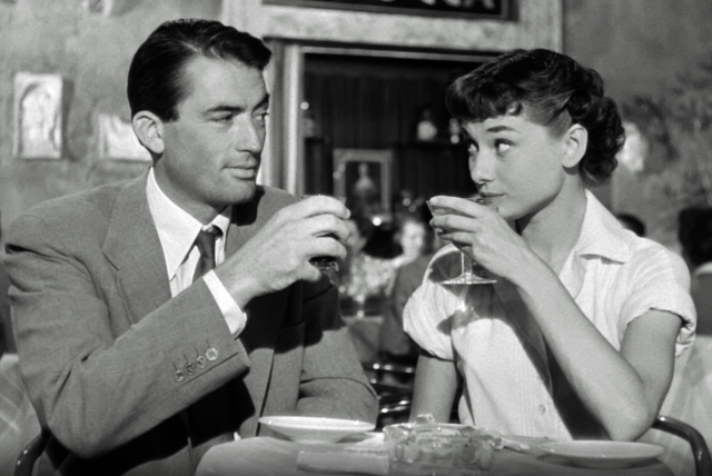 영화 '로마의 휴일'은 5일 오후 1시 30분 EBS 1TV에서 만나볼 수 있다./ 영화 '로마의 휴일' 스틸컷