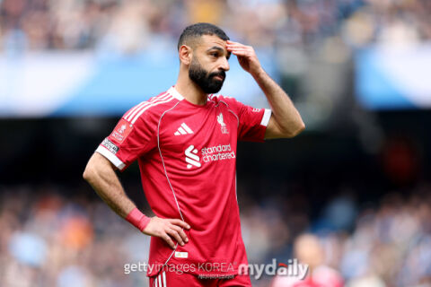 "이 리그를 밝게 비췄던 선수의 그림자처럼 보인다"&hellip;'떠나는 파라오'의 PK 실축이라니, 英 전설도 연민 느꼈다