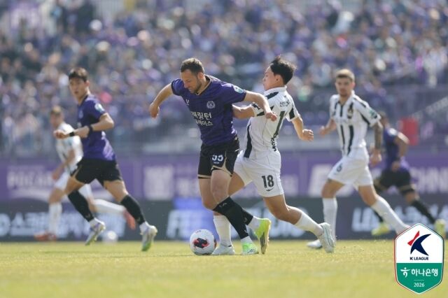 안양과 서울의 경기 모습/한국프로축구연맹