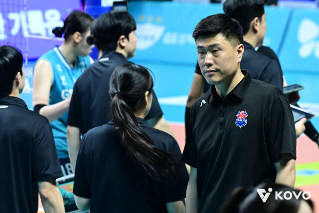 챔피언결정전을 3패로 마친 김영래 감독대행./KOVO