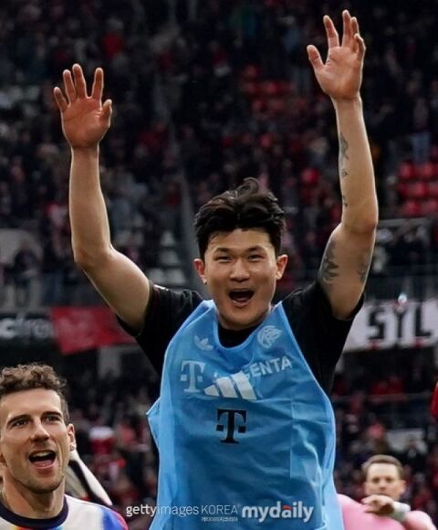 바이에른 뮌헨 센터백 '옐로 트러블' 비상&hellip;김민재 이적 막은 콤파니 감독, 레알 마드리드전 보상 받나