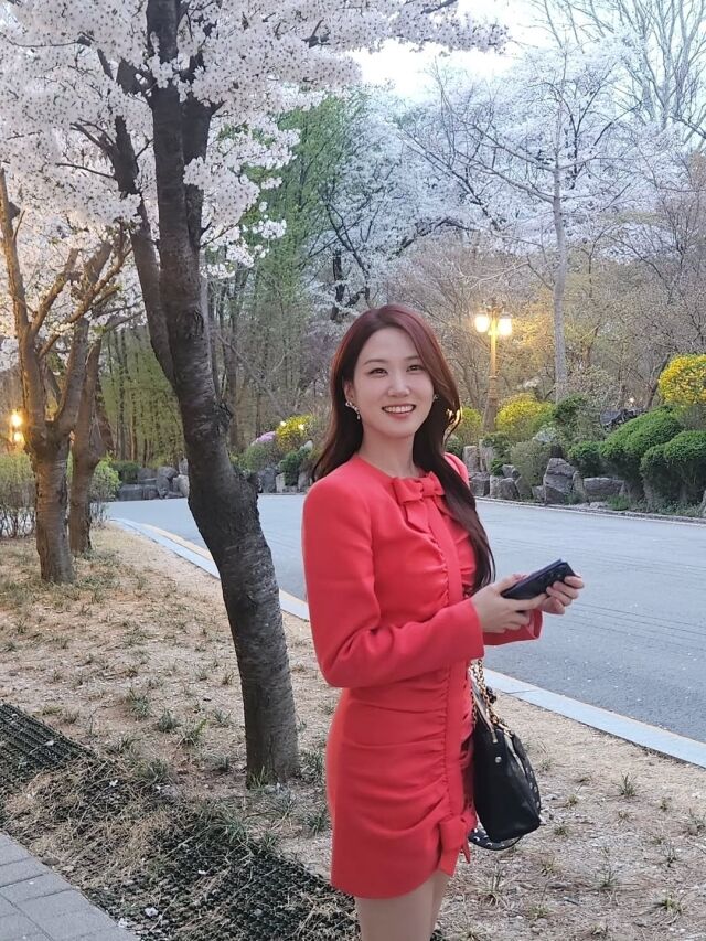 박은빈이 이전과는 달라진 스타일링으로 시선을 사로잡았다. / 박은빈 SNS