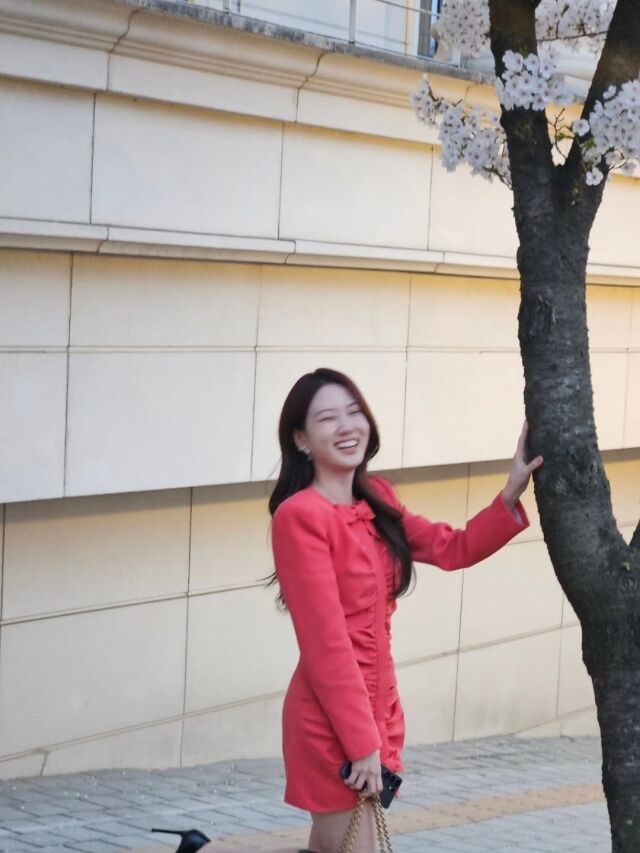 박은빈이 이전과는 달라진 스타일링으로 시선을 사로잡았다. / 박은빈 SNS