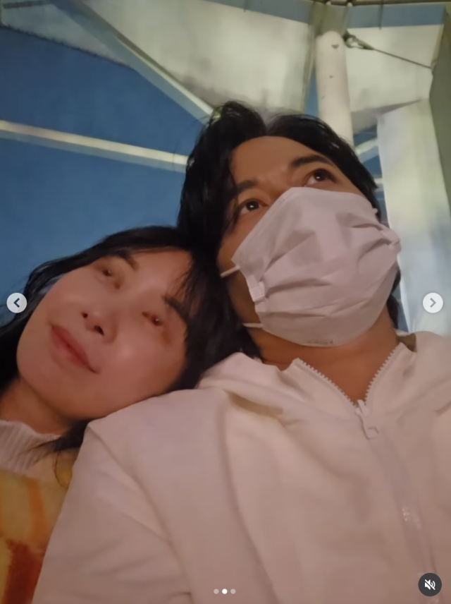 이지훈과 그의 아내가 둘째를 임신한 후 콘서트를 즐기며 태교 중인 근황을 전했다. / 이지훈 SNS