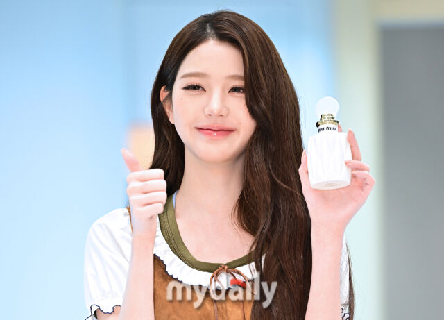 ▲ 일주일의 시작 월요일, 장원영의 미소로 힘차게 출발해요~