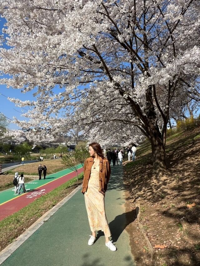 강소라가 봄기운 가득한 일상을 공개했다. / 강소라 SNS