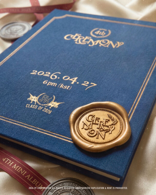 QWER 컴백 포스터 / 쓰리와이코퍼레이션