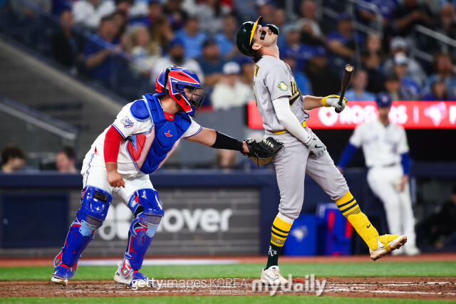 토론토 블루제이스 알레한드로 커크(왼쪽)./게티이미지코리아