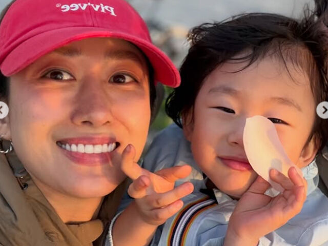 전혜빈이 아들을 보며 빠르게 흘러가는 시간을 아쉬워 했다. / 전혜빈 소셜미디어