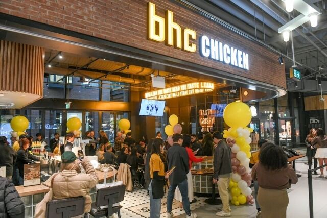 bhc 토론토 1호점. /다이닝브랜즈그룹