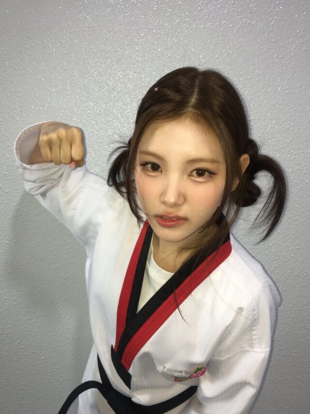 그룹 베이비돈크라이 이현 / 피네이션