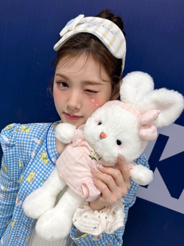 그룹 베이비돈크라이 이현 / 피네이션