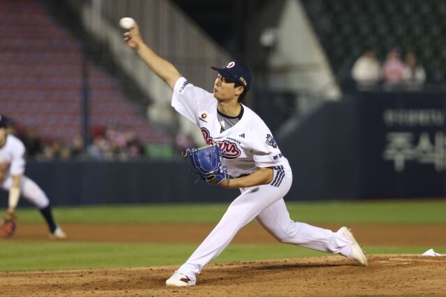 두 경기 연속으로 호투한 최민석./두산 베어스