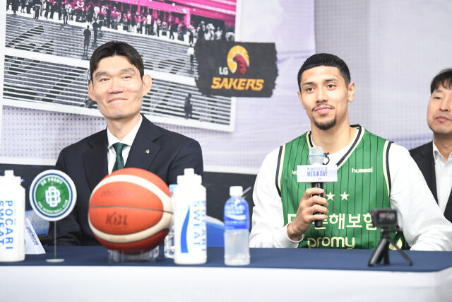 김주성 감독(왼쪽)과 이선 알바노./KBL