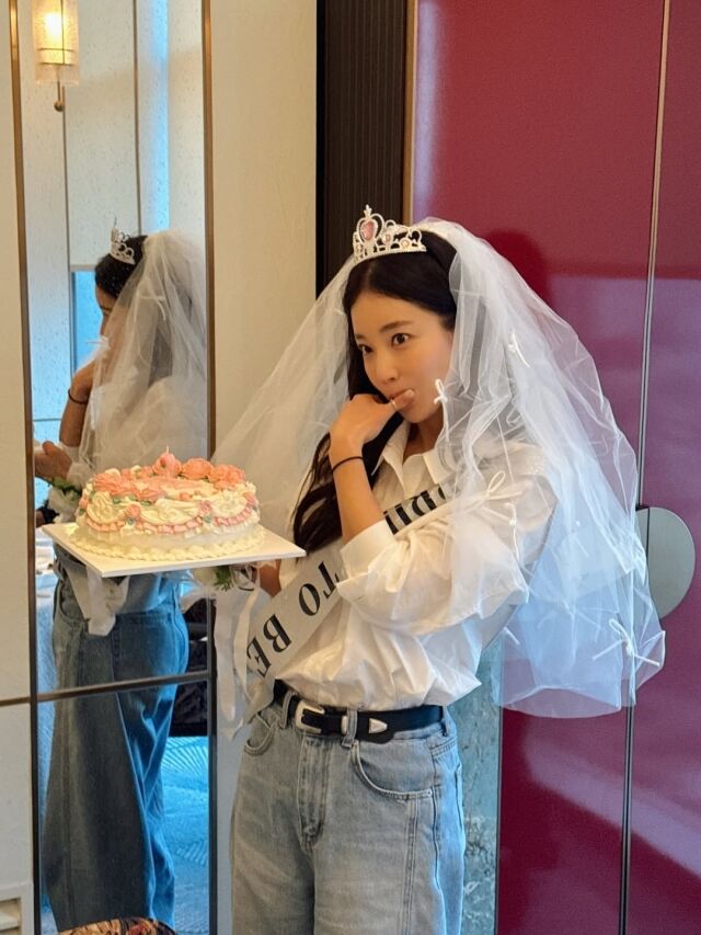 기은세가 사진 한 장으로 불거진 재혼설에 대해 직접 해명했다. / 기은세 SNS