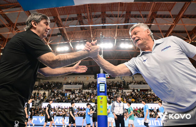 현대캐피탈 필립 블랑 감독과 대한항공 헤난 달 조토 감독./KOVO