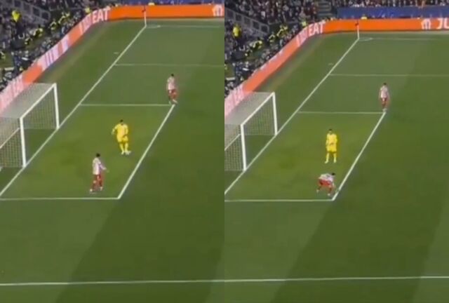 마르크 푸빌이 후안 무소 골키퍼의 패스를 손으로 잡았다./중계화면 캡처