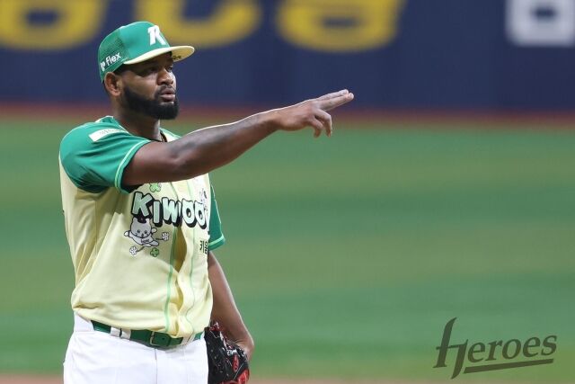 로드리게스와의 맞대결에서 분투한 알칸타라./키움 히어로즈