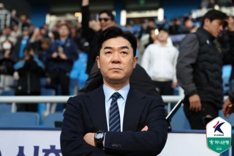 인천 윤정환 감독 "교체 대기 이청용, 울산이라서 악감정은 없다"