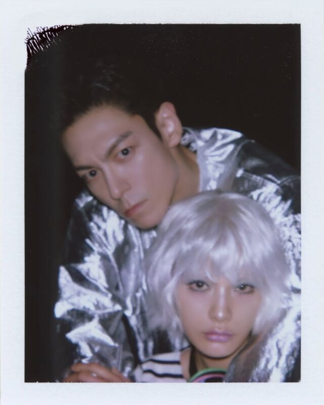 나나가 탑의 신곡 뮤직비디오에 출연하며 화제를 모았다. / 나나 SNS