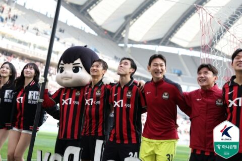 '슈퍼스타' 의존도 낮추자 '책임감+활동량' 상승...서울에 장착된 '원 팀' 정체성, '위닝 멘탈리티'까지 발현 [MD이슈]