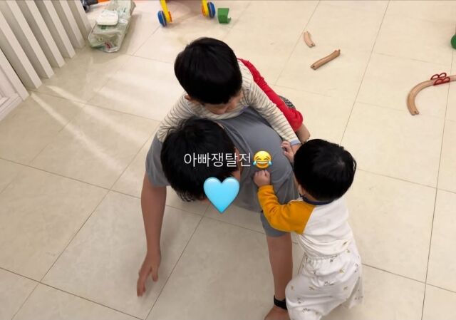 나혜미가 에릭, 두 아들과 함께한 화목한 가족 일상을 공개했다. / 나혜미 SNS