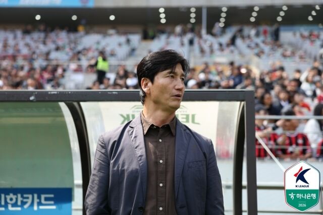 전북 현대 정정용 감독/한국프로축구연맹