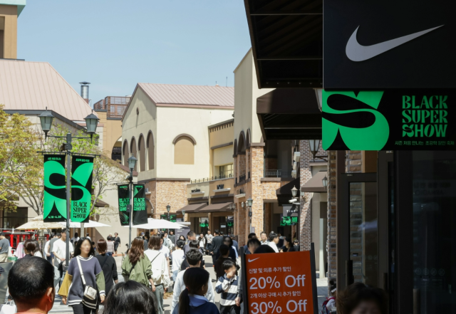지난해 롯데프리미엄아울렛 기흥점에서 진행한 블랙슈퍼쇼 현장. /롯데아울렛