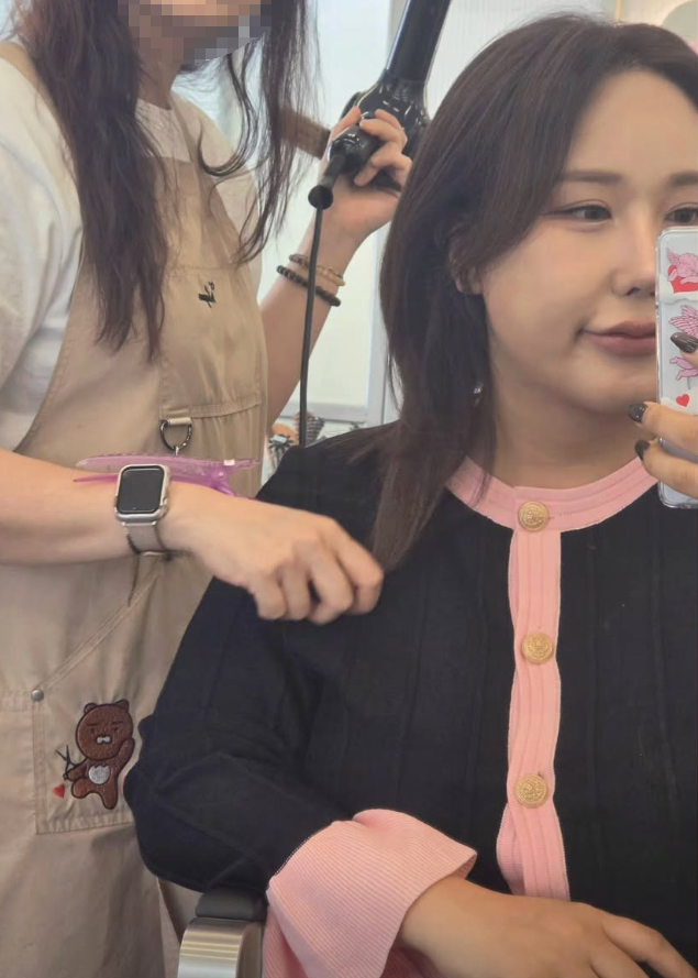 풍자가 한층 달라진 비주얼로 다시 한번 화제를 모았다. / 풍자 SNS