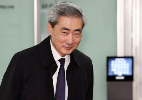 &lsquo;국적&middot;갭투자&middot;해외자산&rsquo; 도마 위&hellip;신현송 청문회 하루 앞으로