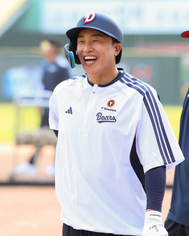 홈런포를 가동한 손아섭./두산 베어스