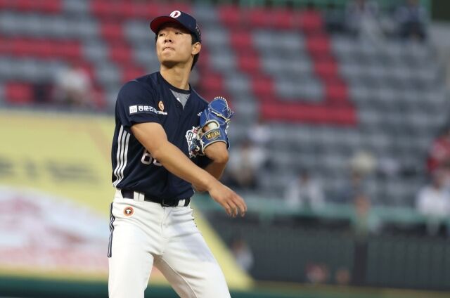 승리 투수가 된 최민석./두산 베어스