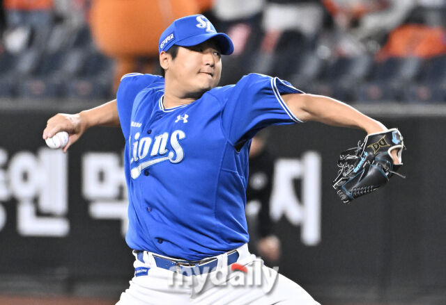 14일 오후 대전 한화생명볼파크에서 진행된 '2026 프로야구 KBO리그' 한화이글스와 삼성 라이온즈의 경기. 삼성 최지광이 역투하고 있다./마이데일리