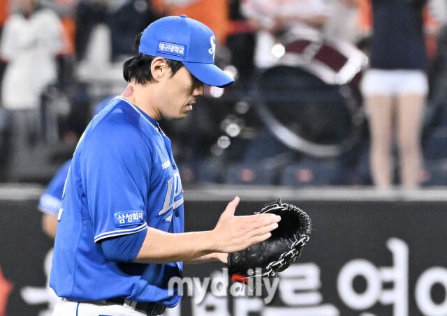 14일 오후 대전 한화생명볼파크에서 진행된 '2026 프로야구 KBO리그' 한화이글스와 삼성 라이온즈의 경기. 삼성 김재윤이 6-5로 승리한 뒤 환호하고 있다./마이데일리