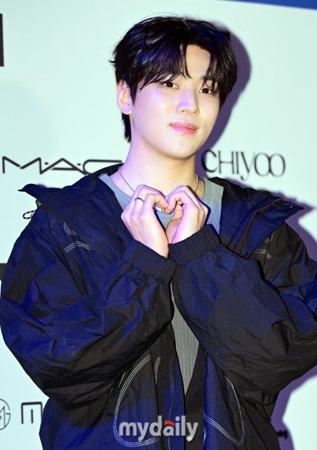 그룹 DKZ 재찬 / 마이데일리