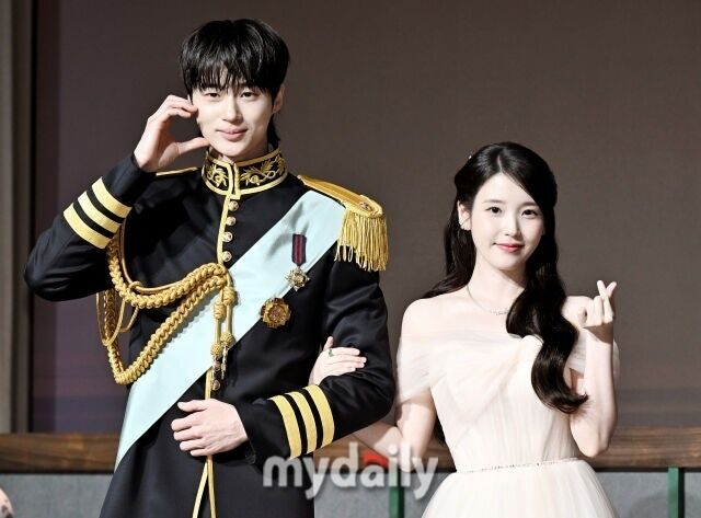 배우 변우석(왼쪽)과 가수 겸 배우 아이유 / 마이데일리