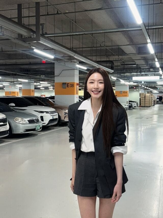 성해은이 주차장에서도 빛나는 비주얼을 자랑했다. / 성해은 SNS